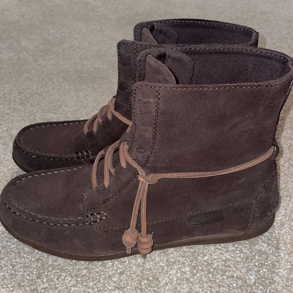 Sperry Boots - Picture 3 of 6